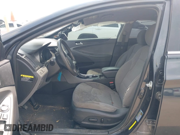 2013 Hyundai Sonata GLS z VIN 5NPEB4AC7DH551258, wystawiony jako IAAI lot #39504398 z przebiegiem 177 552 mil mil oraz . Historia ofert i sprzedaży dostępna na DreamBid. Obrazek 5.