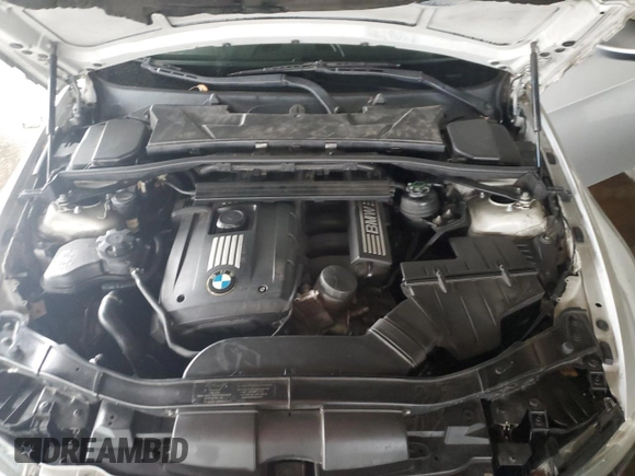 2007 BMW 3 Series 328i с VIN WBAWR335X7P150172, выставлен на аукционе Copart как лот 85607964 с пробегом 114 878 миль миль и Списание • Salvage title. История ставок и продаж доступна на DreamBid. Изображение 11.