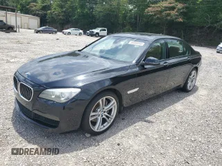 2015 BMW 7 Series 740Li z VIN WBAYE4C53FD138830, wystawiony jako Copart lot #60866995 z przebiegiem 190 317 mil mil oraz Czysty tytuł • Clean title. Historia ofert i sprzedaży dostępna na DreamBid. Obrazek 1.