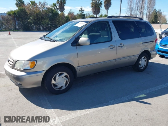 2001 Toyota Sienna LE with VIN 4T3ZF13C01U381668, listed as a IAAI auction lot 41653318 with 272,317 mi miles. Bid and sale history available at carsss.com. Image 2.