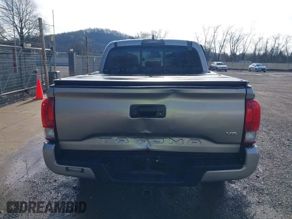 2016 Toyota Tacoma SR with VIN 3TMCZ5AN9GM001620, listed as a IAAI auction lot 41902924 with 117,462 mi miles. Bid and sale history available at carsss.com. Image 17.
