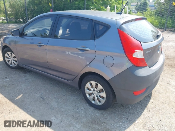 2016 Hyundai Accent SE z VIN KMHCT5AE1GU261082, wystawiony jako IAAI lot #42441435 z przebiegiem 217 219 mil mil oraz . Historia ofert i sprzedaży dostępna na DreamBid. Obrazek 3.