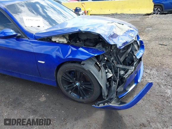 2008 BMW 3 Series 328xi z VIN WBAVC93578K043546, wystawiony jako IAAI lot #41987405 z przebiegiem Nie podano mil oraz . Historia ofert i sprzedaży dostępna na DreamBid. Obrazek 12.