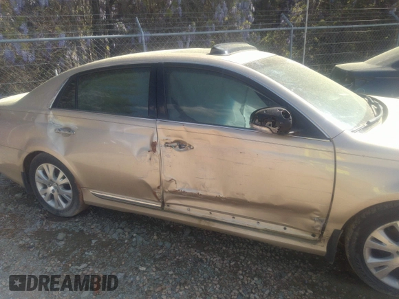 2011 Toyota Avalon with VIN 4T1BK3DB7BU374791, listed as a IAAI auction lot 39041827 with 205,600 mi miles and . Bid and sale history available at DreamBid. Image 6.