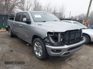2019 Ram 1500 Big Horn z VIN 1C6RREFT0KN705714, wystawiony jako IAAI lot #41810072 z przebiegiem 71 080 mil mil oraz . Historia ofert i sprzedaży dostępna na DreamBid. Obrazek 1.