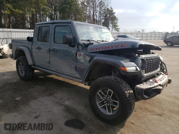 2024 Jeep Gladiator Mojave X z VIN 1C6JJTEG5RL115608, wystawiony jako Copart lot #46787955 z przebiegiem 7 283 mil mil oraz Szkoda całkowita • Salvage title. Historia ofert i sprzedaży dostępna na DreamBid. Obrazek 4.