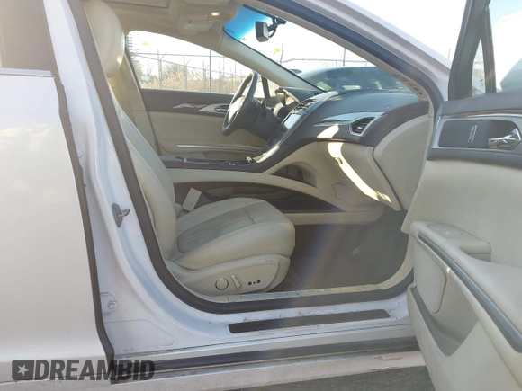 2014 Lincoln MKZ with VIN 3LN6L2GK3ER800458, listed as a IAAI auction lot 41233924 with 106,048 mi miles. Bid and sale history available at carsss.com. Image 5.