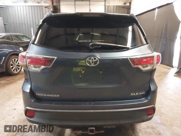 2016 Toyota Highlander XLE z VIN 5TDJKRFH8GS326488, wystawiony jako IAAI lot #42254990 z przebiegiem 120 382 mil mil oraz . Historia ofert i sprzedaży dostępna na DreamBid. Obrazek 16.