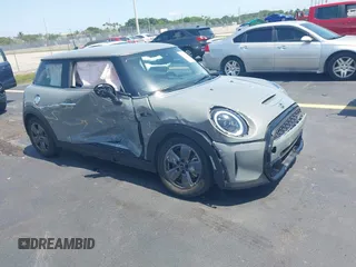 2022 MINI Hardtop Cooper S z VIN WMW53DH0XN2R63568, wystawiony jako IAAI lot #42292074 z przebiegiem 11 512 mil mil oraz . Historia ofert i sprzedaży dostępna na DreamBid. Obrazek 1.