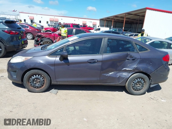 2013 Ford Fiesta S с VIN 3FADP4AJ7DM207683, выставлен на аукционе IAAI как лот 42220602 с пробегом 129 549 миль миль и . История ставок и продаж доступна на DreamBid. Изображение 14.