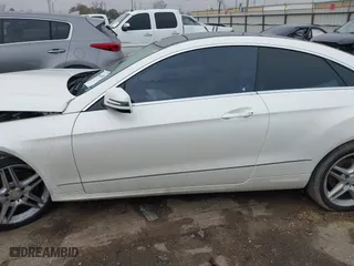 2011 Mercedes-Benz E-Class E 350 with VIN WDDKJ5GB5BF105732, listed as a IAAI auction lot 41465488 with 169,086 mi miles. Bid and sale history available at carsss.com. Image 13.
