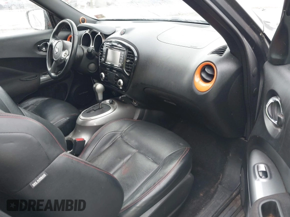 2015 Nissan Juke SL z VIN JN8AF5MV4FT550917, wystawiony jako IAAI lot #41857744 z przebiegiem 138 526 mil mil oraz . Historia ofert i sprzedaży dostępna na DreamBid. Obrazek 5.