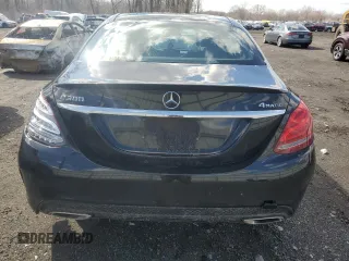 2016 Mercedes-Benz C 300 Luxury z VIN 55SWF4KB1GU171929, wystawiony jako Copart lot #50292985 z przebiegiem Nie podano mil oraz Szkoda całkowita • Salvage title. Historia ofert i sprzedaży dostępna na DreamBid. Obrazek 6.
