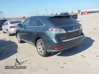 2010 Lexus RX 450h z VIN JTJZB1BA4A2003158, wystawiony jako IAAI lot #42334264 z przebiegiem 190 990 mil mil oraz . Historia ofert i sprzedaży dostępna na DreamBid. Obrazek 3.