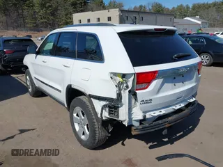 2013 Jeep Grand Cherokee Laredo with VIN 1C4RJFAG5DC615103, listed as a IAAI auction lot 41797862 with 117,450 mi miles. Bid and sale history available at carsss.com. Image 3.