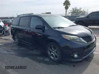 2016 Toyota Sienna SE с VIN 5TDXK3DC9GS720810, выставлен на аукционе IAAI как лот 41403167 с пробегом 121 801 миль миль и . История ставок и продаж доступна на DreamBid. Изображение 1.