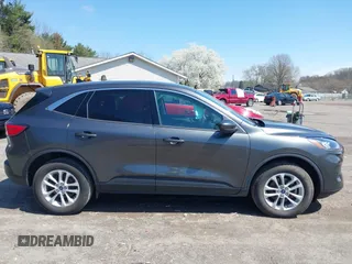 2020 Ford Escape SE with VIN 1FMCU9G63LUA27153, listed as a IAAI auction lot 41962536 with 40,170 mi miles. Bid and sale history available at carsss.com. Image 13.