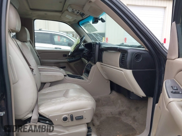 2006 Chevrolet Tahoe LT with VIN 1GNEC13Z36R113272, listed as a IAAI auction lot 41833508 with 1 mi miles. Bid and sale history available at carsss.com. Image 5.