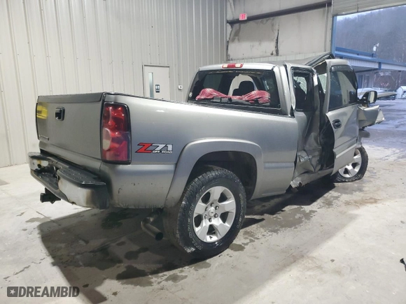 2006 Chevrolet Silverado 1500 LT2 with VIN 1GCEK19B76Z145230, listed as a Copart auction lot 85331784 with 361,251 mi miles and Salvage Title. Bid and sale history available at carsss.com. Image 3.