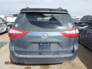 2017 Toyota Sienna XLE Auto Access Seat with VIN 5TDYZ3DC1HS888393, listed as a IAAI auction lot 41572093 with 95,290 mi miles. Bid and sale history available at carsss.com. Image 16.