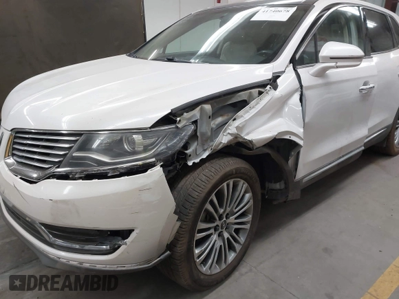 2017 Lincoln MKX Reserve with VIN 2LMPJ6LR0HBL13455, listed as a IAAI auction lot 41740678 with 70,038 mi miles. Bid and sale history available at carsss.com. Image 6.