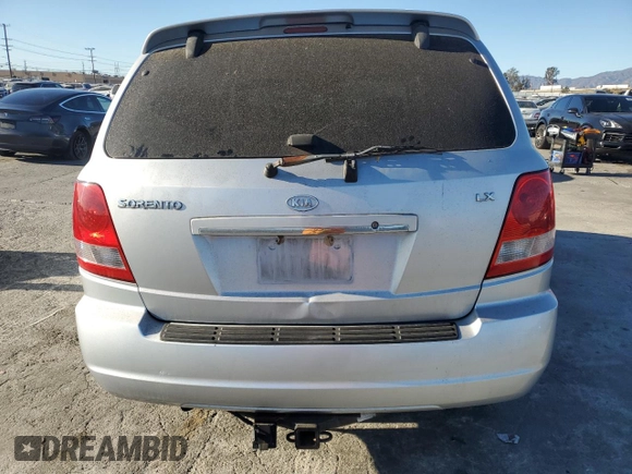 2005 Kia Sorento LX with VIN KNDJD733055363741, listed as a Copart auction lot 88302565 with 0 mi miles and Salvage Title. Bid and sale history available at carsss.com. Image 6.