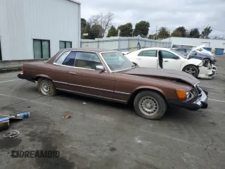 1979 Mercedes-Benz SLC с VIN 10702412025628, выставлен на аукционе Copart как лот 42388515 с пробегом 167 898 миль миль и Списание • Salvage title. История ставок и продаж доступна на DreamBid. Изображение 4.