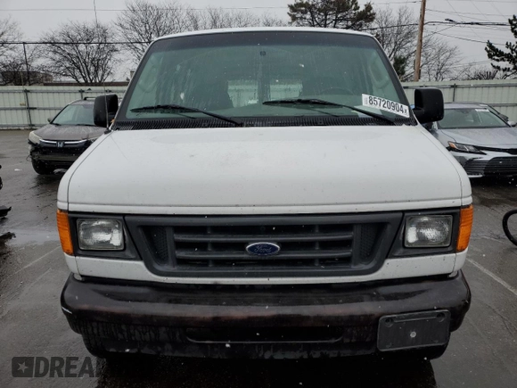 2004 Ford Econoline Cargo with VIN 1FTNE24L04HA33417, listed as a Copart auction lot 85720904 with 129,070 mi miles and Salvage title. Bid and sale history available at DreamBid. Image 5.