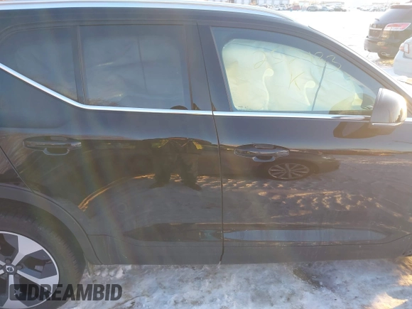 2024 Volvo XC40 Plus Bright Theme with VIN YV4L12UE3R2252433, listed as a IAAI auction lot 41322400 with 23 mi miles. Bid and sale history available at carsss.com. Image 13.
