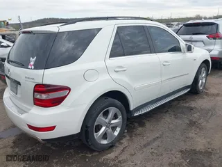 2011 Mercedes-Benz M-Class ML 350 BlueTEC with VIN 4JGBB2FB2BA676692, listed as a IAAI auction lot 41878199 with 192,368 mi miles. Bid and sale history available at carsss.com. Image 4.