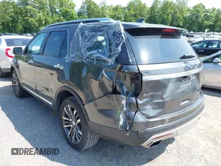 2017 Ford Explorer Platinum z VIN 1FM5K8HT0HGB85923, wystawiony jako IAAI lot #42399738 z przebiegiem 107 592 mil mil oraz . Historia ofert i sprzedaży dostępna na DreamBid. Obrazek 6.