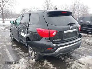 2020 Nissan Pathfinder SV with VIN 5N1DR2BM1LC638002, listed as a IAAI auction lot 41556190 with 121,386 mi miles. Bid and sale history available at carsss.com. Image 3.