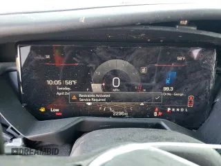 2024 GMC Acadia FWD Elevation z VIN 1GKENKKS4RJ151971, wystawiony jako Copart lot #74977614 z przebiegiem 2296 mil mil oraz Szkoda całkowita • Salvage title. Historia ofert i sprzedaży dostępna na DreamBid. Obrazek 9.