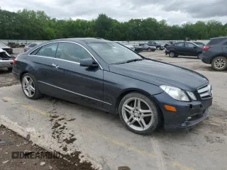 2013 Mercedes-Benz E 350 z VIN WDDKJ5KB5DF196091, wystawiony jako Copart lot #54760045 z przebiegiem 93 941 mil mil oraz Szkoda całkowita • Salvage title. Historia ofert i sprzedaży dostępna na DreamBid. Obrazek 4.