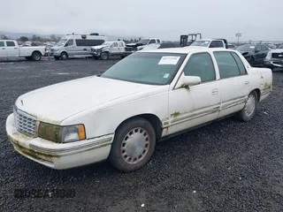 1999 Cadillac DeVille z VIN 1G6KD54Y5XU768072, wystawiony jako IAAI lot #41777526 z przebiegiem 88 662 mil mil oraz . Historia ofert i sprzedaży dostępna na DreamBid. Obrazek 2.
