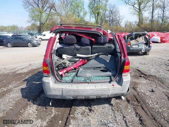 2007 Ford Escape XLS with VIN 1FMYU92Z57KB17526, listed as a IAAI auction lot 31863470 with 122,236 mi miles. Bid and sale history available at carsss.com. Image 15.