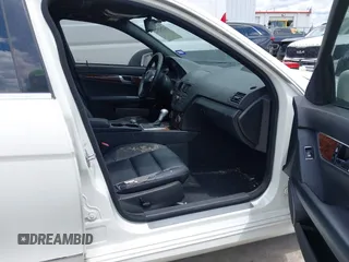 2011 Mercedes-Benz C 300 Sport с VIN WDDGF5EB5BR147634, выставлен на аукционе IAAI как лот 42192572 с пробегом 178 822 миль миль и . История ставок и продаж доступна на DreamBid. Изображение 5.