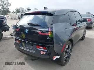 2017 BMW i3 z VIN WBY1Z8C32HV892344, wystawiony jako IAAI lot #42245334 z przebiegiem 48 335 mil mil oraz . Historia ofert i sprzedaży dostępna na DreamBid. Obrazek 4.