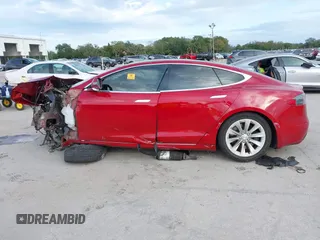 2019 Tesla Model S 75D с VIN 5YJSA1E21KF304075, выставлен на аукционе IAAI как лот 41193021 с пробегом 88 432 миль миль и . История ставок и продаж доступна на DreamBid. Изображение 14.