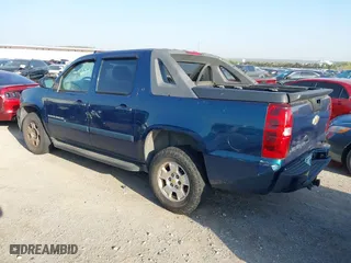 2007 Chevrolet Avalanche LS with VIN 3GNEC12027G139706, listed as a IAAI auction lot 42010094 with 240,529 mi miles. Bid and sale history available at carsss.com. Image 3.