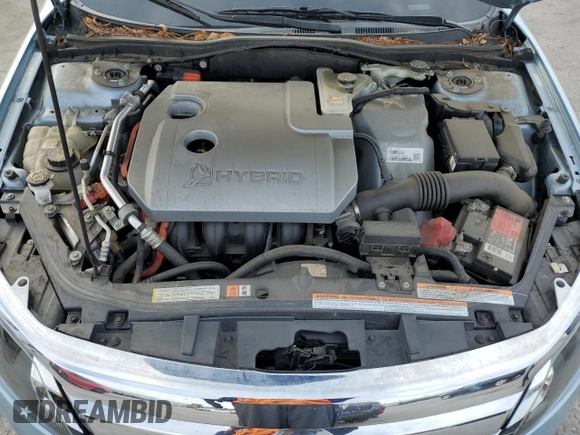 2010 Ford Fusion Hybrid z VIN 3FADP0L32AR211419, wystawiony jako Copart lot #50316755 z przebiegiem 72 651 mil mil oraz Szkoda całkowita • Salvage title. Historia ofert i sprzedaży dostępna na DreamBid. Obrazek 13.