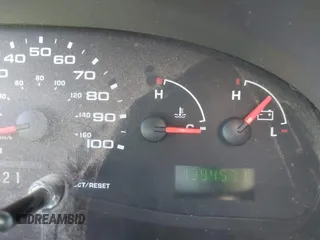 2004 Ford Econoline Cargo z VIN 1FTNE24L64HA94495, wystawiony jako IAAI lot #42294791 z przebiegiem 139 453 mil mil oraz . Historia ofert i sprzedaży dostępna na DreamBid. Obrazek 7.