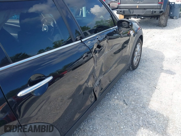 2016 MINI Hardtop 4 Door S z VIN WMWXU3C53G2D30807, wystawiony jako IAAI lot #42545577 z przebiegiem 86 952 mil mil oraz . Historia ofert i sprzedaży dostępna na DreamBid. Obrazek 6.