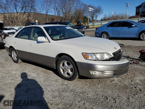 1997 Lexus ES 300 Luxury Sport Sdn with VIN JT8BF22GXV0075999, listed as a Copart auction lot 81456074 with 113,822 mi miles and Clean Title. Bid and sale history available at carsss.com. Image 4.