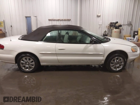 2005 Chrysler Sebring Limited with VIN 1C3EL65R55N627833, listed as a IAAI auction lot 41722397 with 61,742 mi miles and . Bid and sale history available at DreamBid. Image 13.