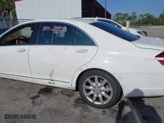 2007 Mercedes-Benz S-Class 5.5L V8 with VIN WDDNG71X27A082359, listed as a IAAI auction lot 42006249 with 90,527 mi miles. Bid and sale history available at carsss.com. Image 6.