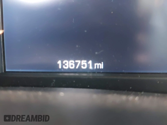 2018 Chevrolet Suburban LT z VIN 1GNSCHKC7JR111560, wystawiony jako IAAI lot #41823175 z przebiegiem 136 751 mil mil oraz . Historia ofert i sprzedaży dostępna na DreamBid. Obrazek 15.