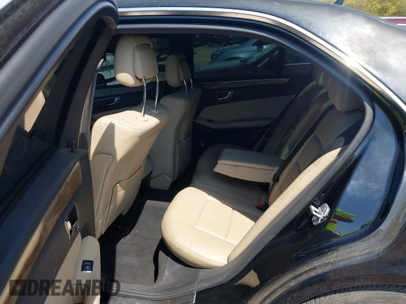 2010 Mercedes-Benz E 350 Luxury с VIN WDDHF8HB6AA139105, выставлен на аукционе IAAI как лот 42186932 с пробегом Не указан миль и . История ставок и продаж доступна на DreamBid. Изображение 8.