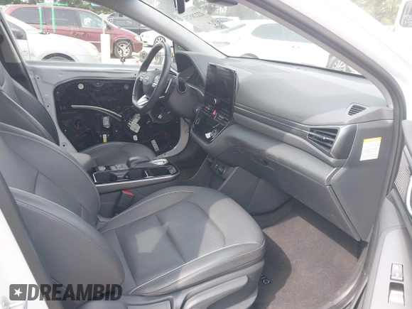 2020 Hyundai Ioniq Limited with VIN KMHC85LJ6LU063460, listed as a IAAI auction lot 42228525 with 31,899 mi miles and . Bid and sale history available at DreamBid. Image 5.