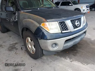 2007 Nissan Frontier SE z VIN 1N6AD07U77C441003, wystawiony jako IAAI lot #42264523 z przebiegiem 423 457 mil mil oraz . Historia ofert i sprzedaży dostępna na DreamBid. Obrazek 6.